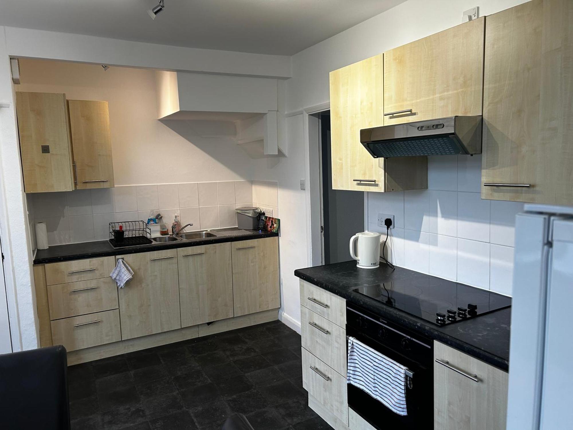 Family Home Near Cribbs Causeway And The Wave, Just 2 Minutes From Airbus And Rolls Royce Bristol Exterior photo